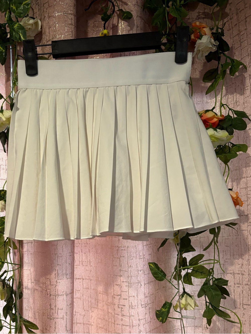Aritzia Cream Pleated Tennis Mini Skirt